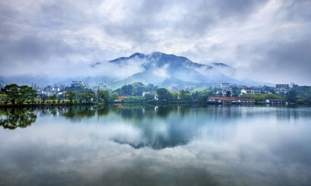 浙江东方明珠，播音稿里的璀璨画卷